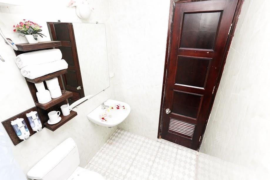 Hanoi Traveller Hostel Buitenkant foto
