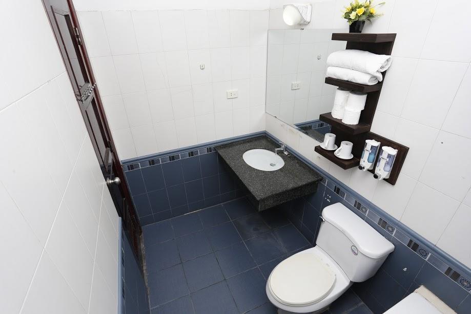 Hanoi Traveller Hostel Buitenkant foto